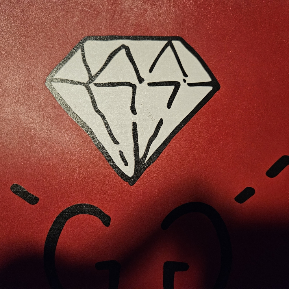 Red Gucci GG Clutch with Diamond Design And Crossbody Strap - Picture 3 of 9
